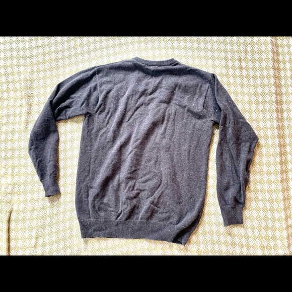 Men’s v-neck sweater - Picture 2 of 4